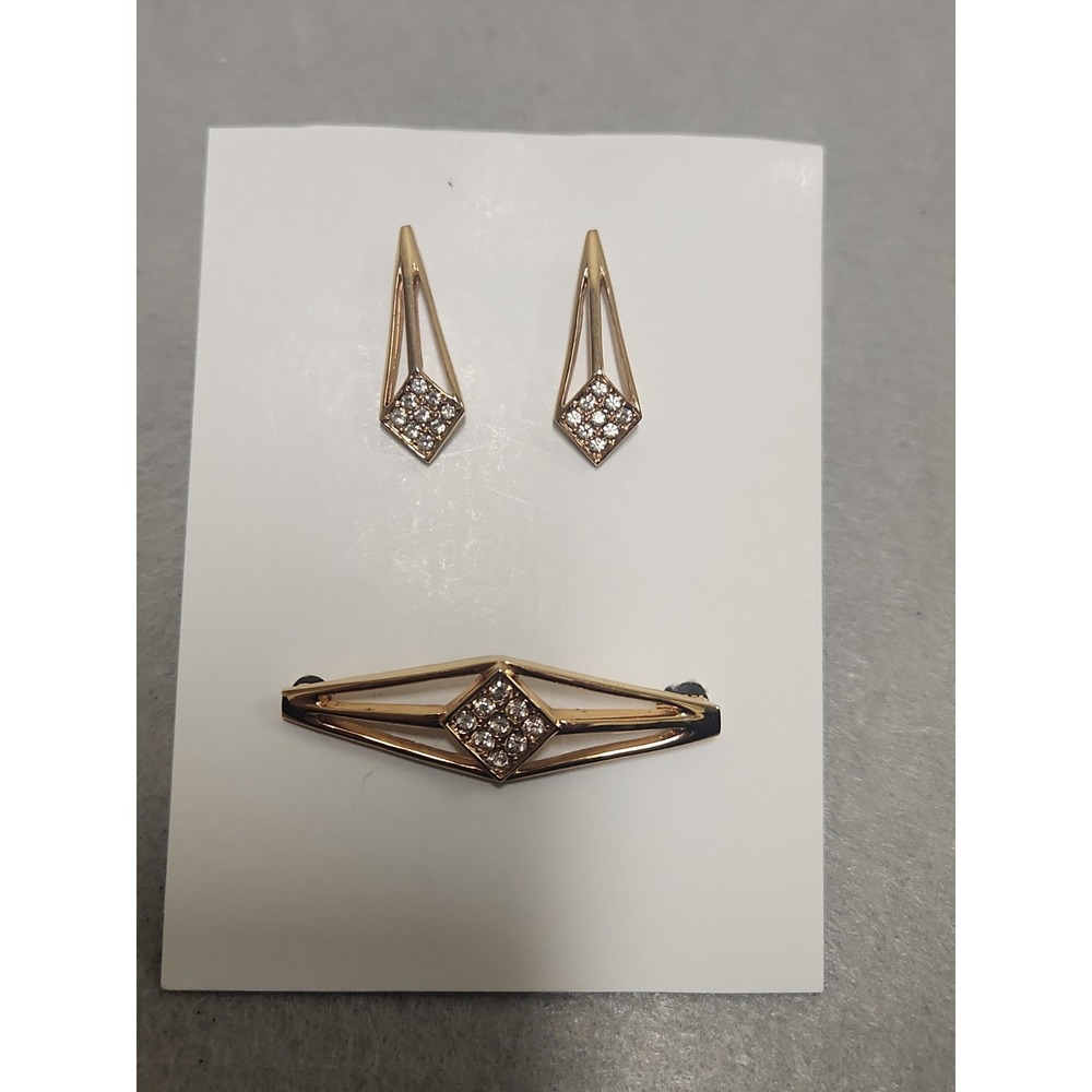 Vintage Trifari Matching Geometric Earrings And Pin